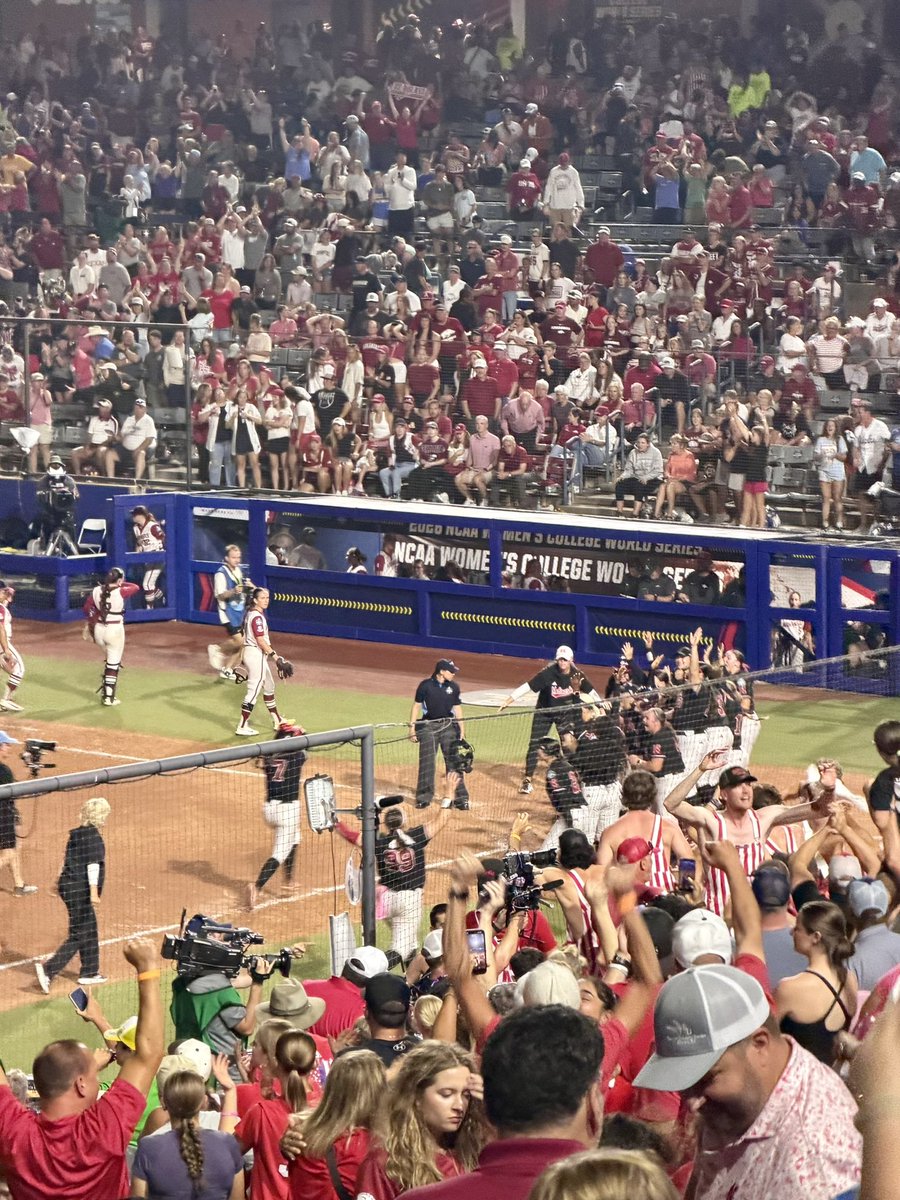 MadelynCard0's tweet photo. Long night but best night! Went from hitting with @MikeMadden1961 to the opening night of the WCWS!  Amazing 10 inning battle between @HuskerSoftball and @RazorbackSB !  Love this time of year!

The grind never lies!

@OKAs2010Madden @hunter_hays27 @KatFrakes @RhondaRevelle @lorisippel @liv_ferrell39 @ebohling2 @Coach_MNO @CoachCodyWhite @CoachJonHunter @25Wagoner @Casady_Webb @coachkoons  @Coach_JBloomer @coachcbartlett @JMan4514 @hailey_decker_ @CoachDeifel @djgasso @PRSTAGGS @CoachJordanFAU @newmz4 @CoachPetikS @CoachLarissaA @CoachJayGwyn @epsteinhitting @CoachBella42 @OSUcoachG @Coach_Shippy @carrieeberle @bergy_9 @GerryGlasco @CoachVeach @CoachArchibald @coachjb_18 @CoachJaegersSFA @paytonfoster5 @CoachCroftSFA @Courtmartinez9 @KarlGollan @kaija_gibson @EastonHerring @CoachChiles3 @JackNLucysDad @trin_1223 @coachapjackson