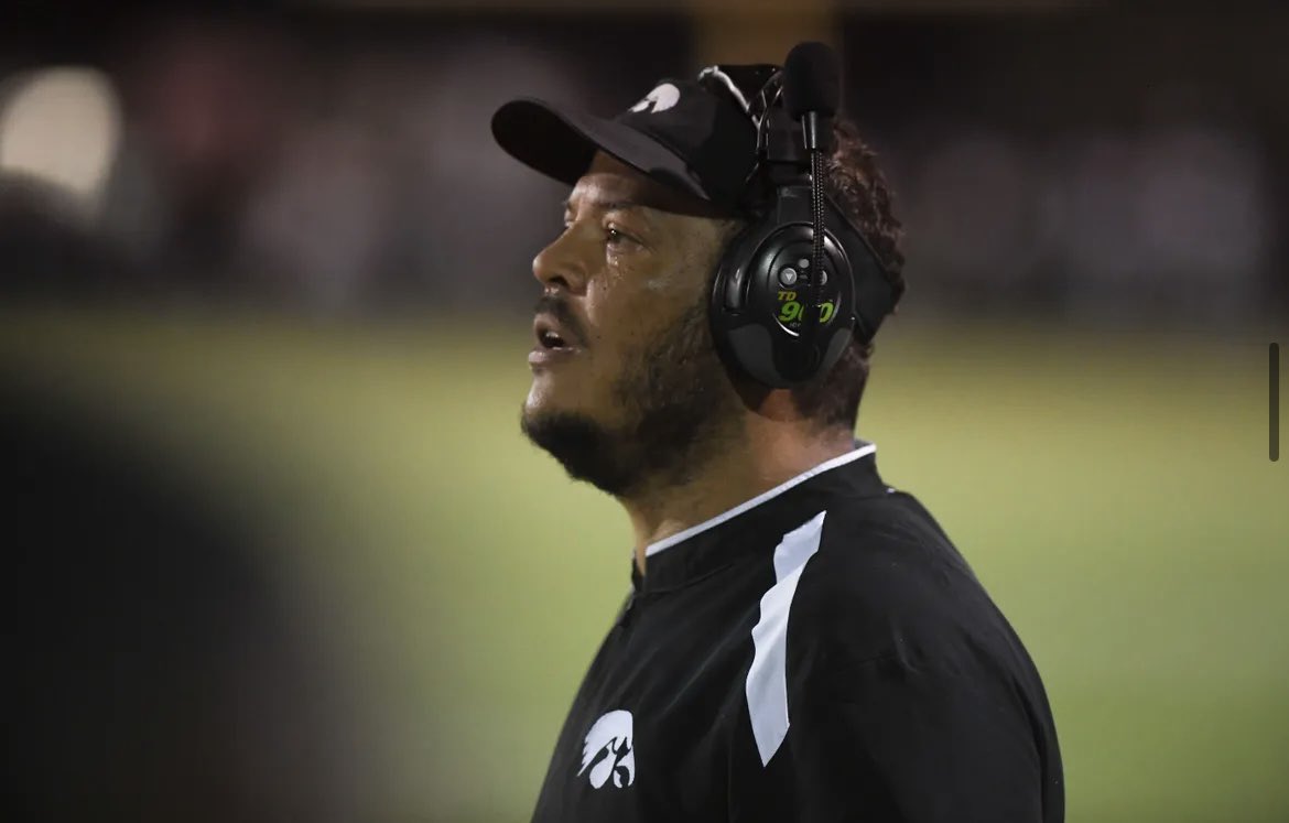 Sports731Net's tweet photo. 🚨BREAKING:🚨 @SSHSHawks Head Football Coach Lester Narcisse has resigned. The Hawks will be looking for a new head coach before the start of the 2026 campaign. https://t.co/zqwegllEFQ