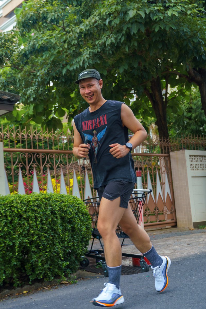 rajchasate's tweet photo. ร้อนมาก...แตกหนึ่ง
#running #fwb #bkk #ออกกำลังกาย #วิ่ง https://t.co/3dADoaxIuY