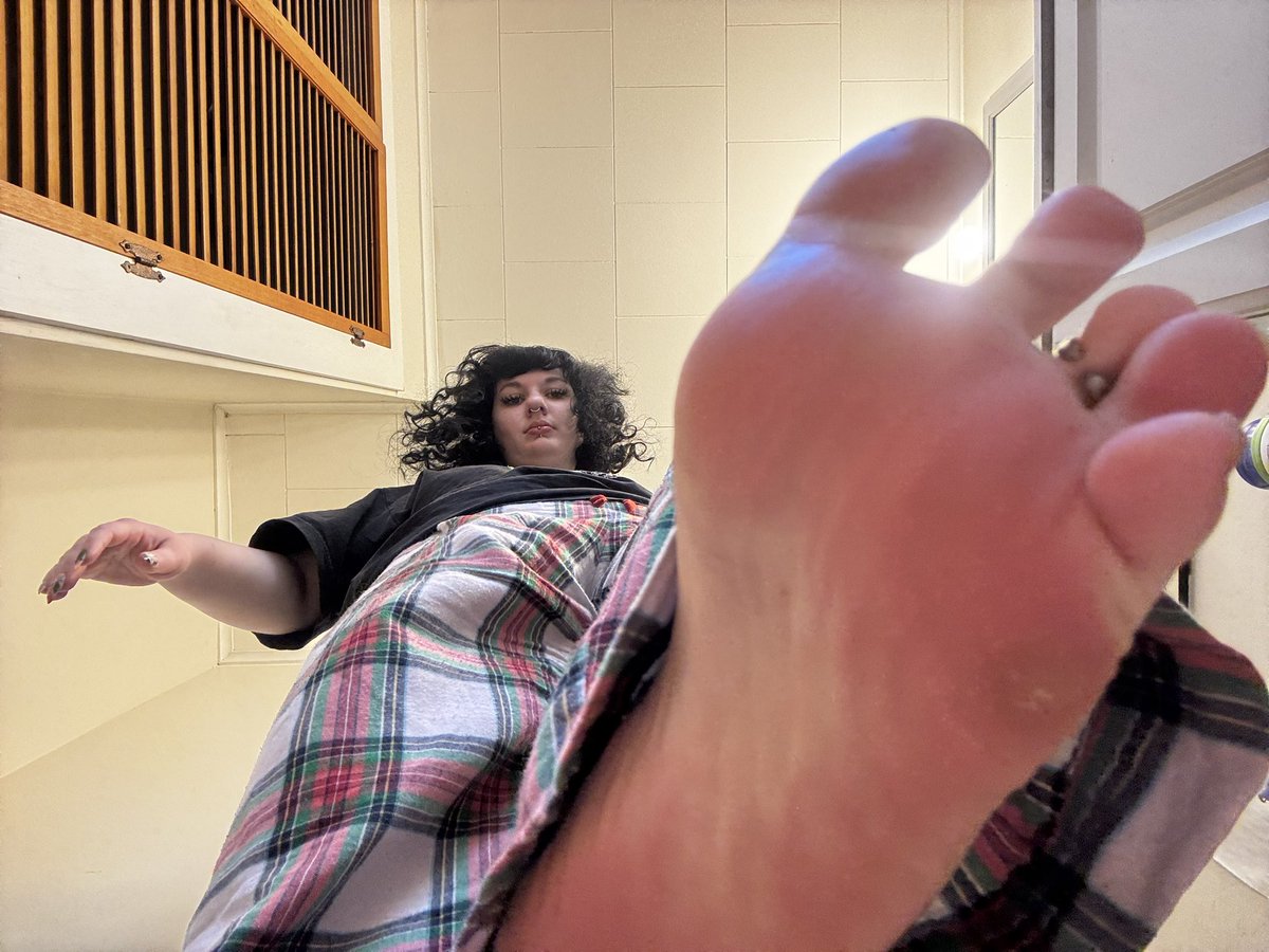 SoleGoddess999's tweet photo. Happy Friday, twerps. I’m having a lazy afternoon. Were you trying to climb up the leg of my pajama pants? You’ll pay for that, tiny! 😈🐜 https://t.co/LuxFUplVLM