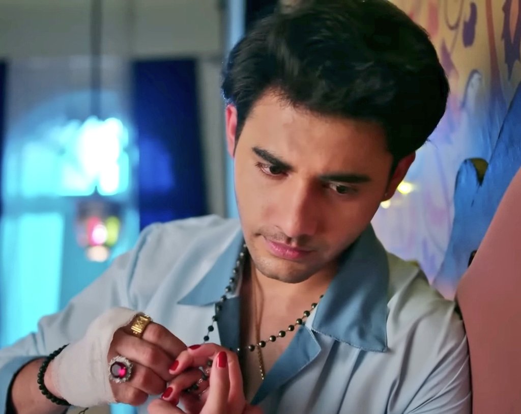 _no_sugar__'s tweet photo. Kya hua raja sa aap ko apni izzat ki fikar nai horahi ab 🌚 hogaye na turn on 👀
#rimjhim https://t.co/PEGRlVyOjX