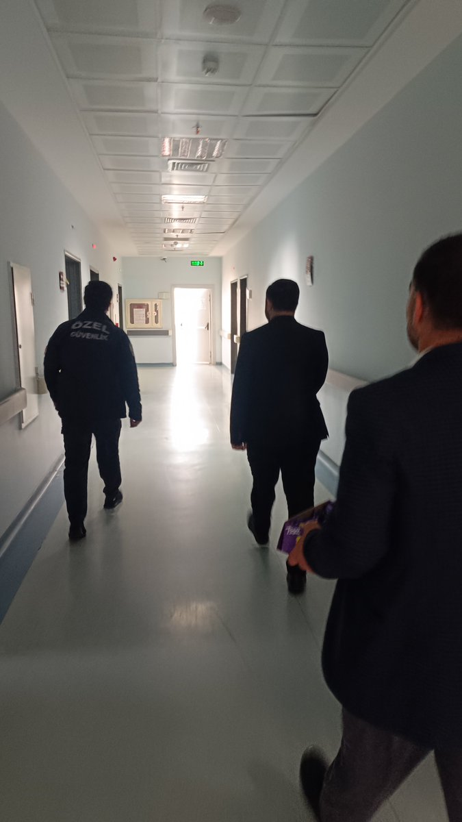 HudaParGenc's tweet photo. HÜDA PAR Genç İlçe Başkanlığı olarak Genç Devlet Hastanesi’ni ziyaret ederek tedavi gören kıymetli hastalarımızın bayramlarını tebrik ettik.
Bayramın; umut, sabır ve şifa vesilesi olmasını diliyor, tüm hastalarımıza Rabbimden acil şifalar niyaz ediyorum. https://t.co/V6Pt5RgQkt