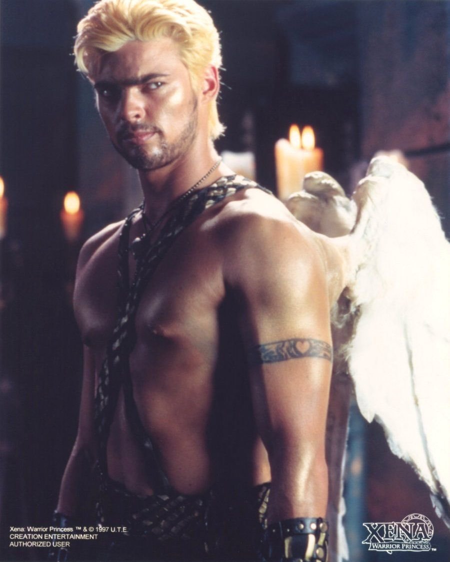 gabwisz's tweet photo. estou completamente chocado com a informação que o karl urban foi o cupido nas séries xena e hércules https://t.co/ri8Z2qLZZj