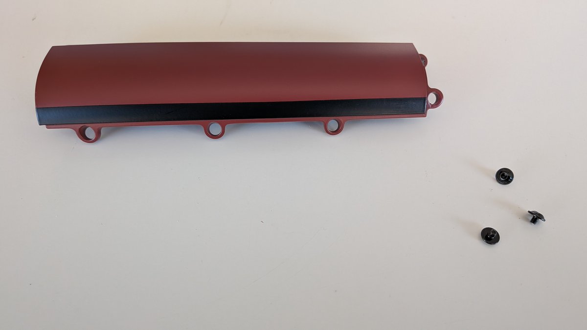 Scratchbr1's tweet photo. Step 40/140: Starboard underwater hull extended with a new segment as the hull begins tapering again, forming the gradual transition toward the stern.

#Scalemodels #Hachette #Grafzeppelin  
#Kriegsmarine #WW2 #aircraftcarrier #cv https://t.co/vMqciYzJva