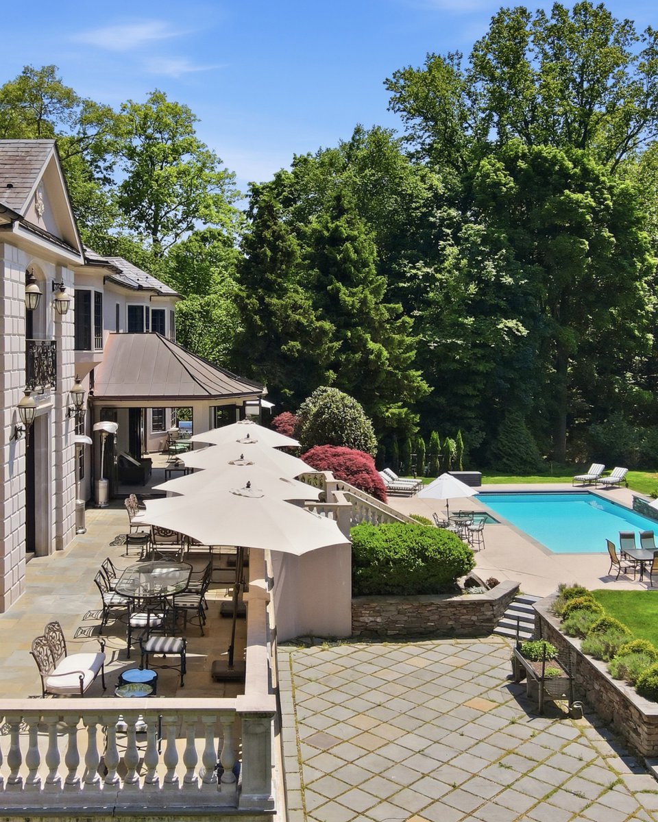WendyAlper's tweet photo. #InContract ☀️ Just in time for summer!

Thoughtfully updated throughout, the home features a dramatic limestone foyer, chef’s kitchen, stunning all-season room, and resort-style outdoor living. 

1 Laurelwood Court, Rye
7 Bedrooms
8 Full / 2 Half Bathrooms https://t.co/WCFsLVmgiI