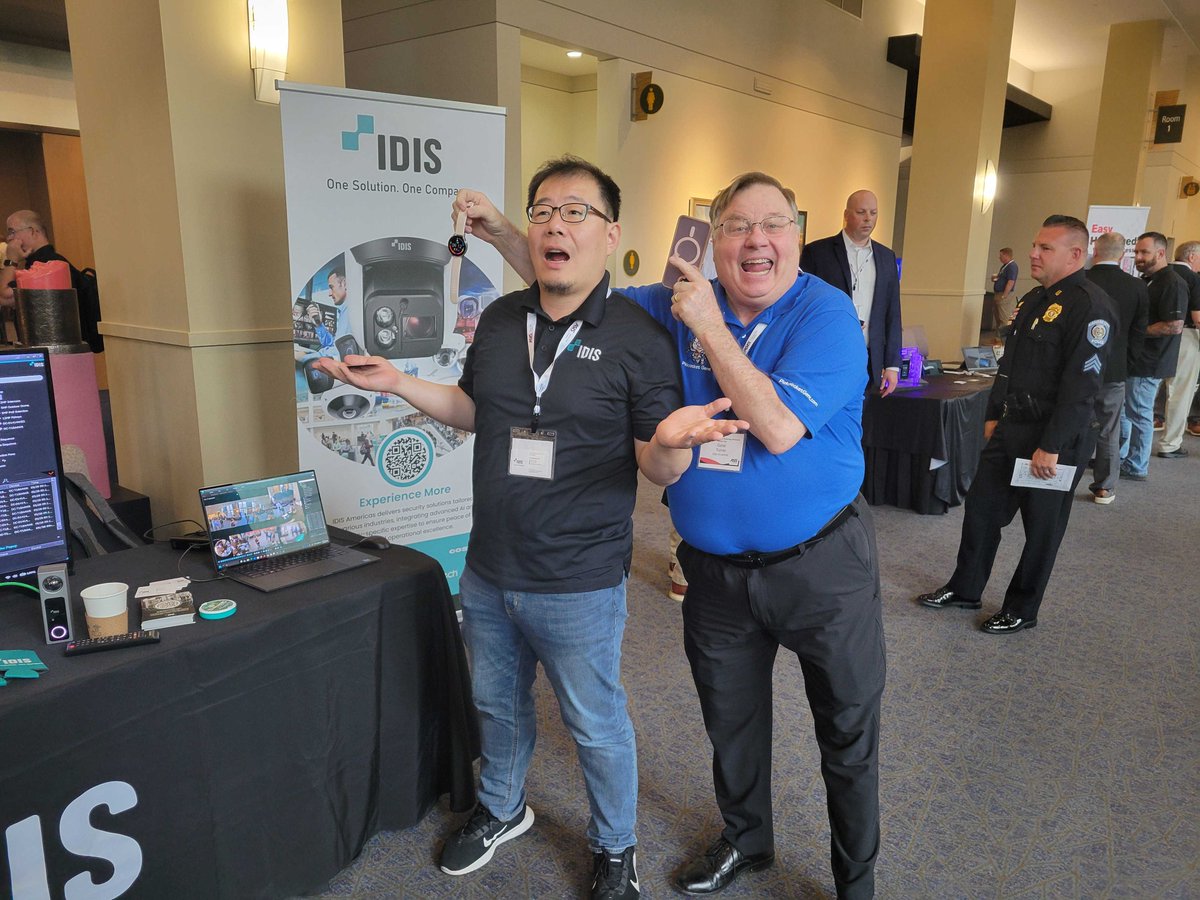 PickpocketGene's tweet photo. Another great ASIS Physical Security Showcase &amp; Awards! Inspiring keynote from Eddie Sorrells, engaging sessions, tasty bites, prizes, and vendors sharing the latest in security tech. Loved reconnecting with friends and making new ones. https://t.co/5BwgXgl2yn