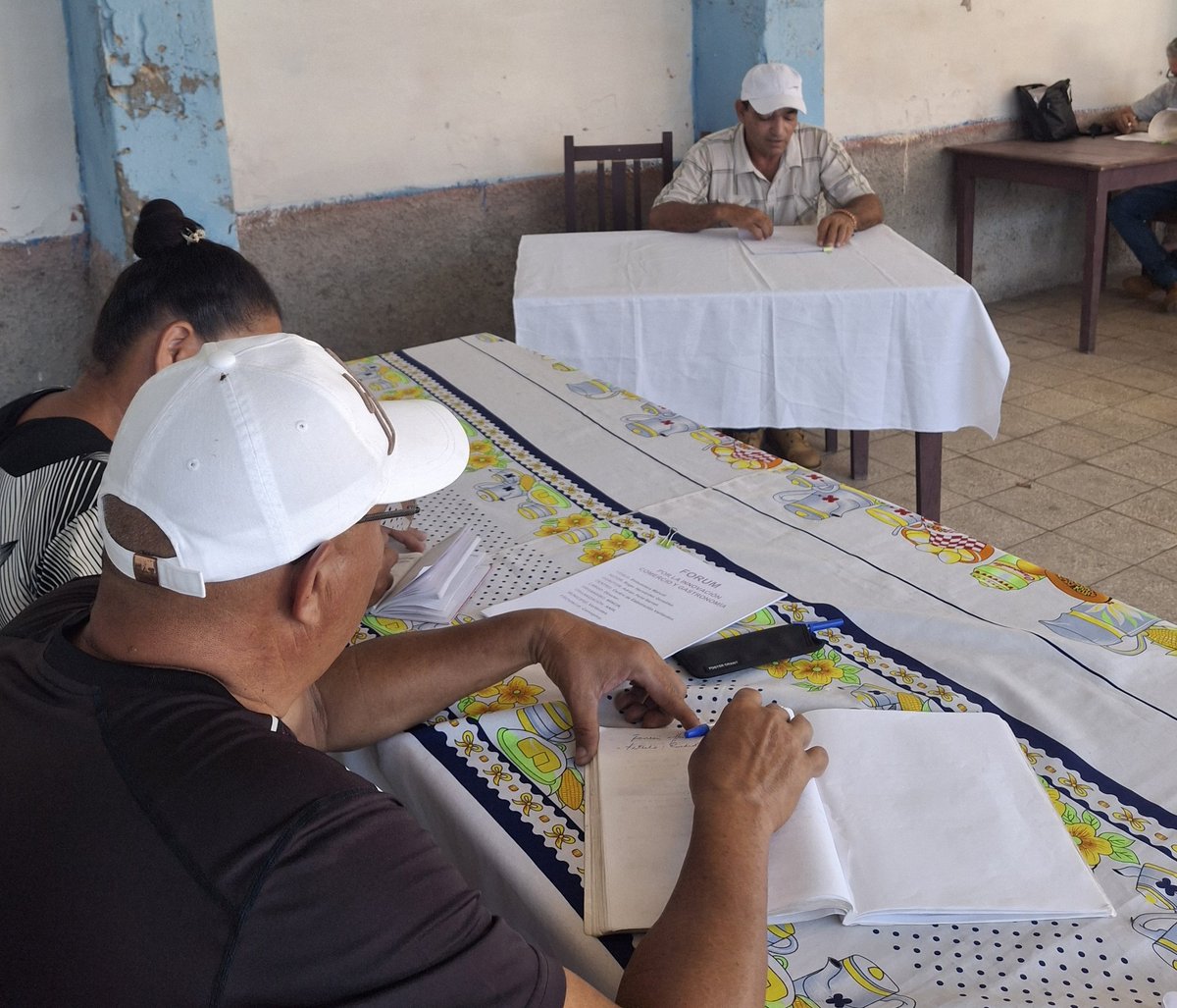 ComercioVe53094's tweet photo. #ComercioCuba
#GECICamagüey #Vertientes
En el centenario del Comandante le dedicamos nuestro Fórum de Innovación. Trabajos de excelente calidad, grandes soluciones en momentos de crecer. Relevantes: Embutidora Manual y Recuperación de Pesas Pata de Gallina 4kg. Sigamos  innovando https://t.co/41yt2bkgFL