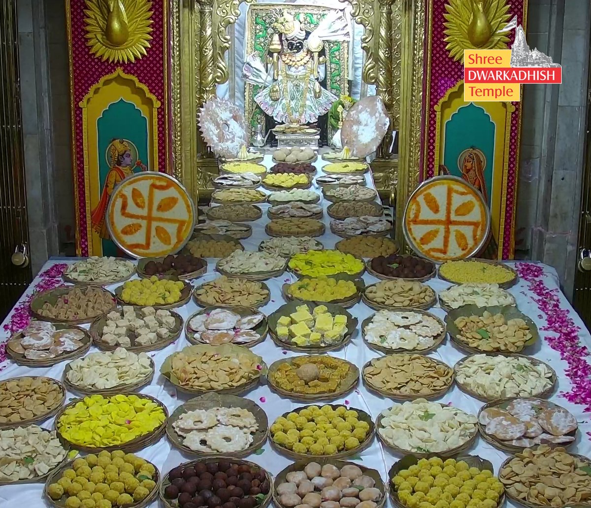 Shri Dwarkadhish Mandir tweet media