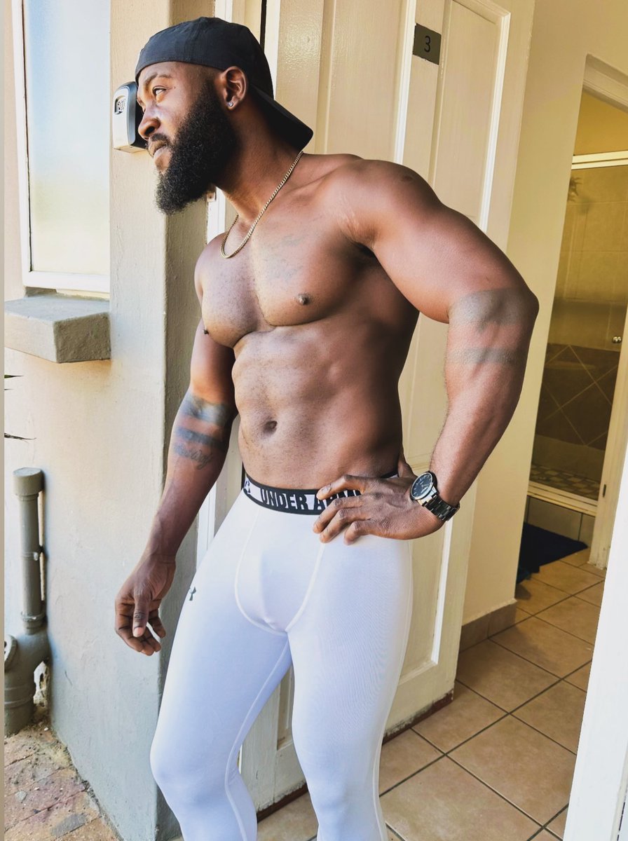paulinhowolf14's tweet photo. Let’s get the weekend started 🤸🏿‍♀️💃🕺👀🤎🩶🖤💪🏿
‘’
‘’
Crazy life.. shh🫵🏿🤫🤪😜😉😊🤭😮‍💨🤤🫨🤯🥵🔥💥🍫
‘’
‘’
- Happy Friday Happy weekend y’all.🫵🏿🥃💰
- 
- 
- 
- 
- 
- 
#fridayvibes #weekendvibes #hot #fyp #explore https://t.co/SxvcqgFCDo