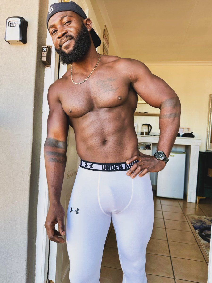 paulinhowolf14's tweet photo. Let’s get the weekend started 🤸🏿‍♀️💃🕺👀🤎🩶🖤💪🏿
‘’
‘’
Crazy life.. shh🫵🏿🤫🤪😜😉😊🤭😮‍💨🤤🫨🤯🥵🔥💥🍫
‘’
‘’
- Happy Friday Happy weekend y’all.🫵🏿🥃💰
- 
- 
- 
- 
- 
- 
#fridayvibes #weekendvibes #hot #fyp #explore https://t.co/SxvcqgFCDo