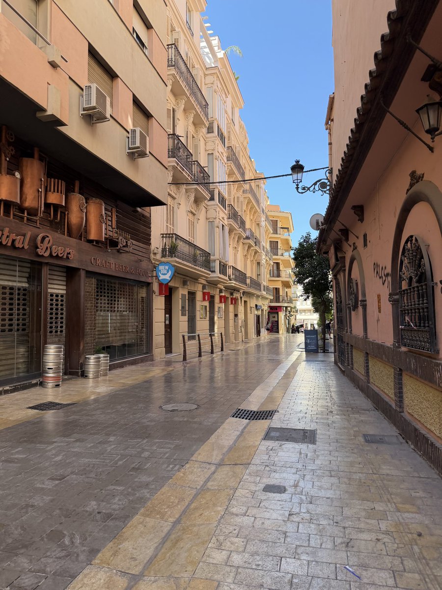 UniversaI's tweet photo. Downtown Malaga 🇪🇸 https://t.co/pnv4gBGclB