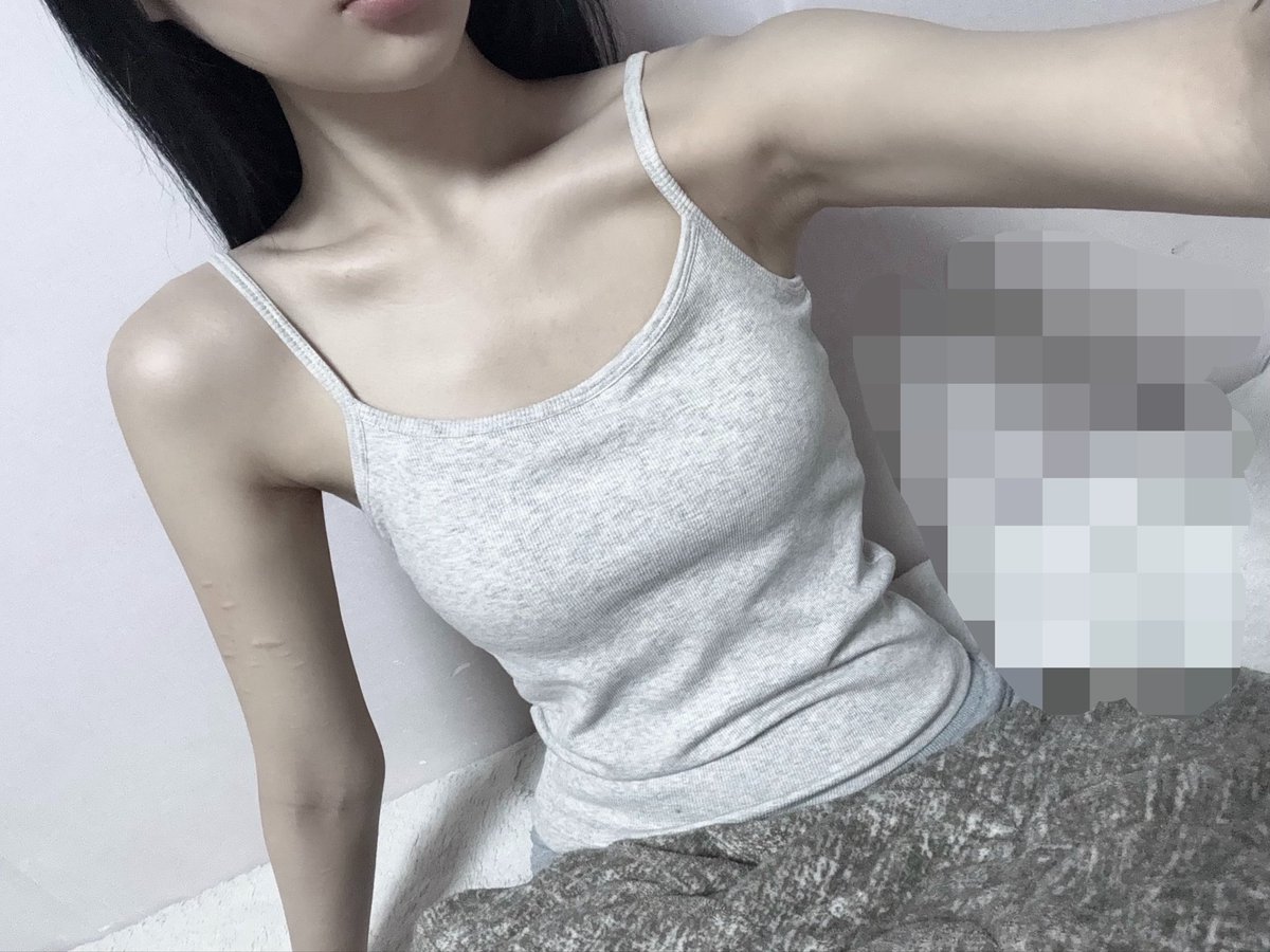 디어 tweet media