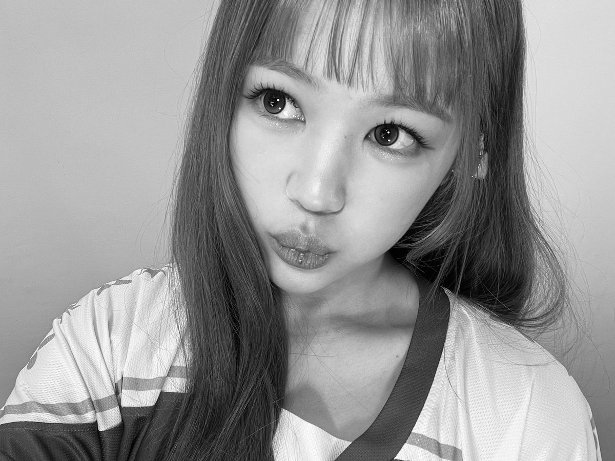 yeon pics tweet media