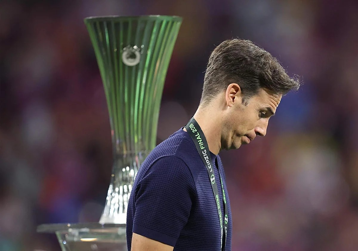 AmaroJonay's tweet photo. 🥹 Papá, mamá, ¿Qué es la injusticia?

🗣️ "Que Íñigo Perez y su Rayo Vallecano no levantarán esa copa, hijo. Eso es la injusticia". https://t.co/tZZRO78nxO