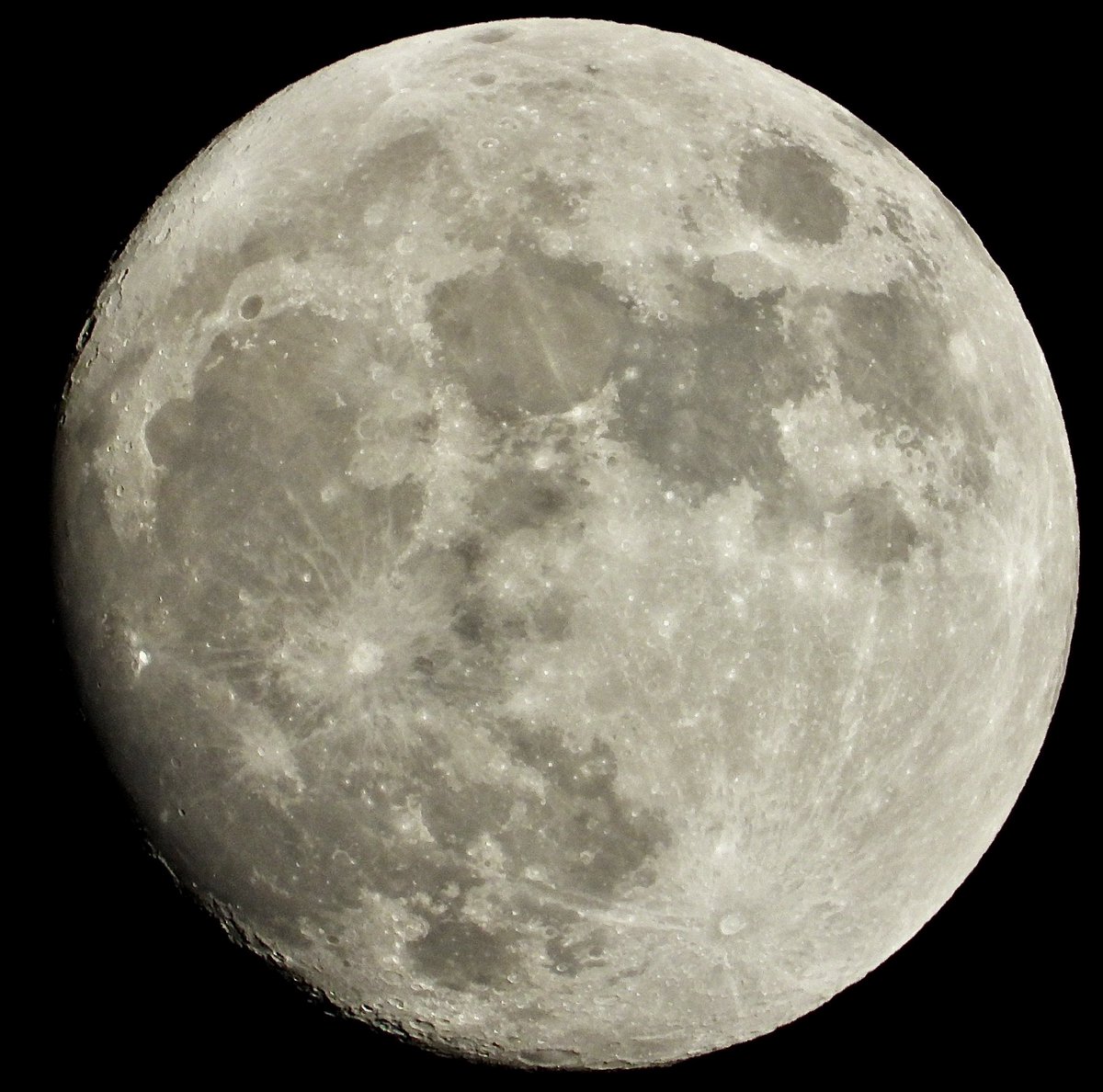 Powerofdreams01's tweet photo. コンデジ手持ち撮影ではやはりCOOLPIXP1000が最強ですね〜
スマホカメラでは到達不能の領域です

2800mm相当よりトリミング

#COOLPIXP1000
#イマソラ https://t.co/5qUtK6niLH