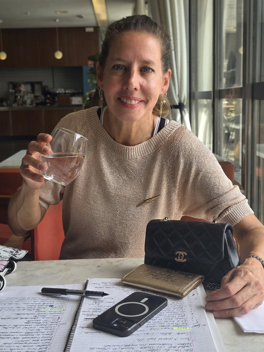 wimdenolf's tweet photo. Superleuke creatieve brainstorm met @carolijn1 van @lannoopublishers bij @albertbrussels #opentowork #availableforwork #jobsearch #opzoeknaarwerk #ikzoekwerk https://t.co/xlXdRTmNKU