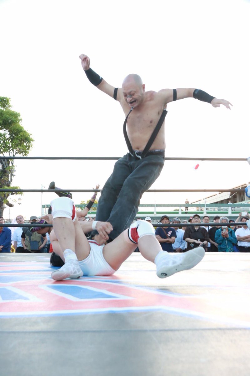 BJWOfficial's tweet photo. ＼📣園田競馬場イベントプロレス試合結果／

「HUK×大日本プロレス」
💪セミファイナル　タッグマッチ
10分1本勝負
菊田一美⭕️ 浅倉幸史郎🆚WILLY 関茂隆真❌
6分51秒 バードストライク→片エビ固め

#bjw #園田競馬 #HUK https://t.co/hZuzN3r6Um