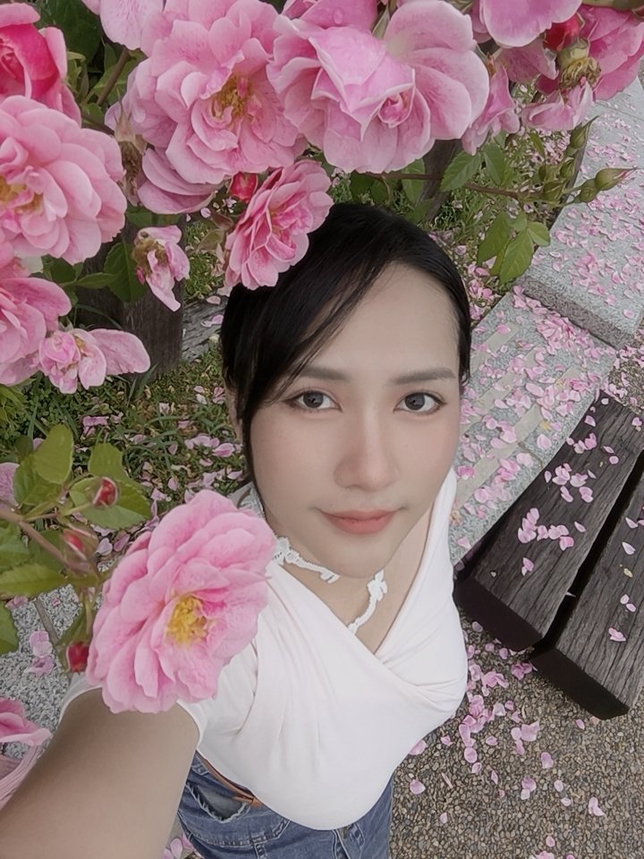 SSamingtho39440's tweet photo. ���อให้เธอไม่ต้องเจอ 
สายตาจากคนที่ลึกๆแล้ว
ไม่ได้ยินดีกับความสำเร็จของเธอ :)
🌸🌸🌸🌸🌸🌸🌸🌸🌸🌸🌸🌸🌸🌸
#AmFine #Alone #Osaka #Japan #เลสเบี้ยน https://t.co/NyraKA9ruL