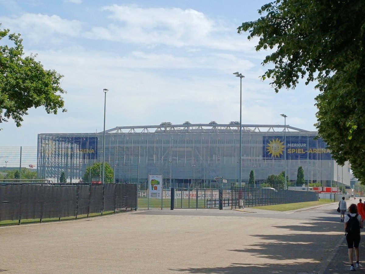 LigerRusto's tweet photo. Sieht immer noch scheiße aus
#Dokomi2026 https://t.co/KCSOzn84qI