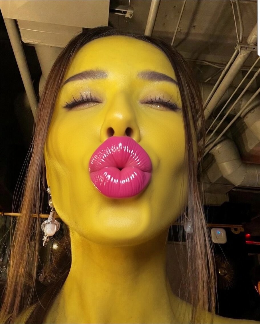 AspieMamaPokie's tweet photo. Whos big plump puckered 💋 nutsuckers would you kiss first~ 

Mamas or Emis 🧩🤭 https://t.co/4Cne7teGEV