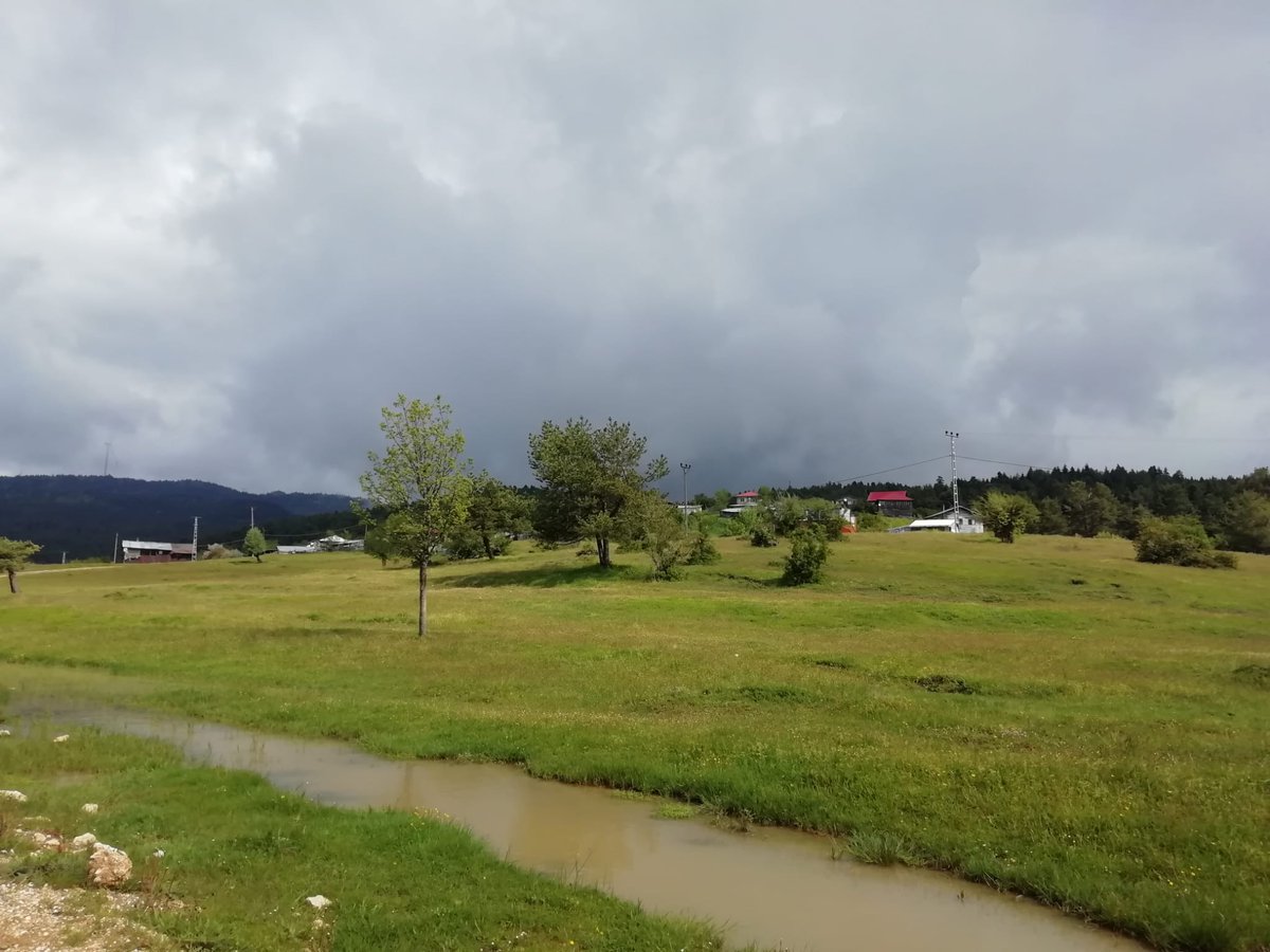 Emrah526116's tweet photo. #Sakarya #Karagöl yaylası
İnsan kendi içinde kendini aramasiyla başlar aslında hersey https://t.co/GP5xaFqM6y