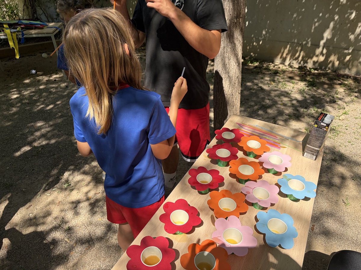 maite_novo's tweet photo. Les escoles “veteranes” són Sant Salvador i @colemarenostrum La valoració de la 8ena #FiradeCienciesFCEP per les escoles és excel.lent: activitats manipulatives, amb contingut clar i ben adaptades per a la canalla. https://t.co/xxnpByOZ5X