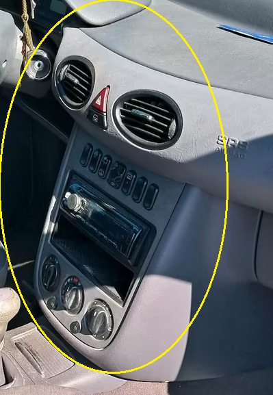UltimativCars's tweet photo. .@FacePics Speaking of out-borders:
if you take a look at #MercedesBenz' 1st-gen #AClass, you may be able to recognize an alien's face ... 👽 https://t.co/9pIik0i0hv