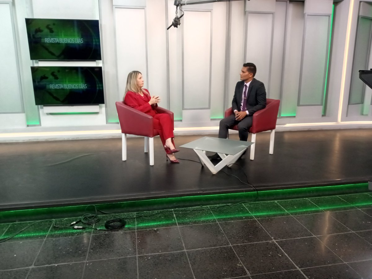 CubaMined's tweet photo. 🇨🇺 Comparece en este momento la ministra de Educación, Naima Trujillo Barreto en la Revista Buenos Días. Se refiere a las precisiones del cierre del curso escolar en los diferentes niveles de Educación. En un segundo momento de entrevista se sumarán directivos del @CubaMES https://t.co/Qadn0Up6mZ