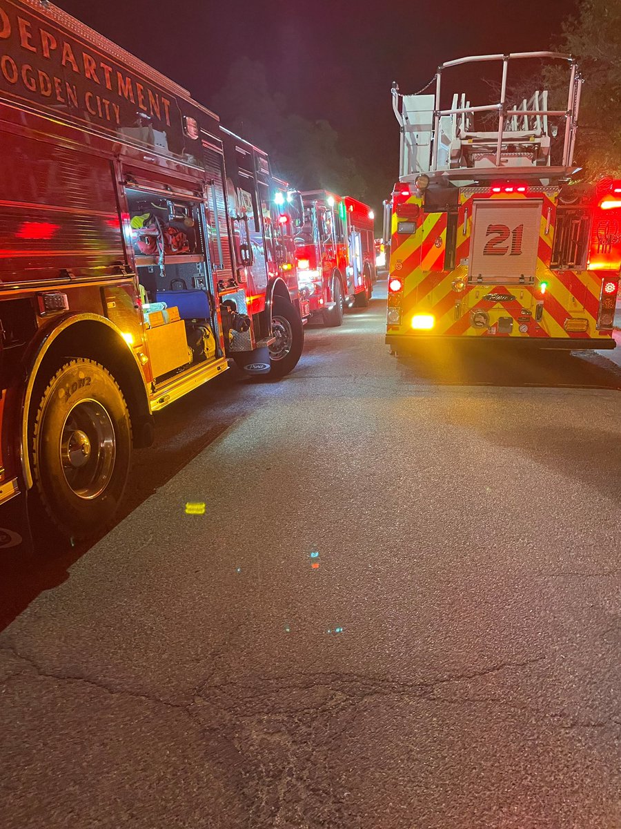 anneka_onair's tweet photo. 🚨BREAKING NEWS🚨

One person is dead and four others were hospitalized after a fire broke out at an Ogden home

Officials say it took place just after midnight

A neighbor is being credited for helping get people out but one person was still inside

📷Ogden Fire Department https://t.co/ASwAZ3QUF3