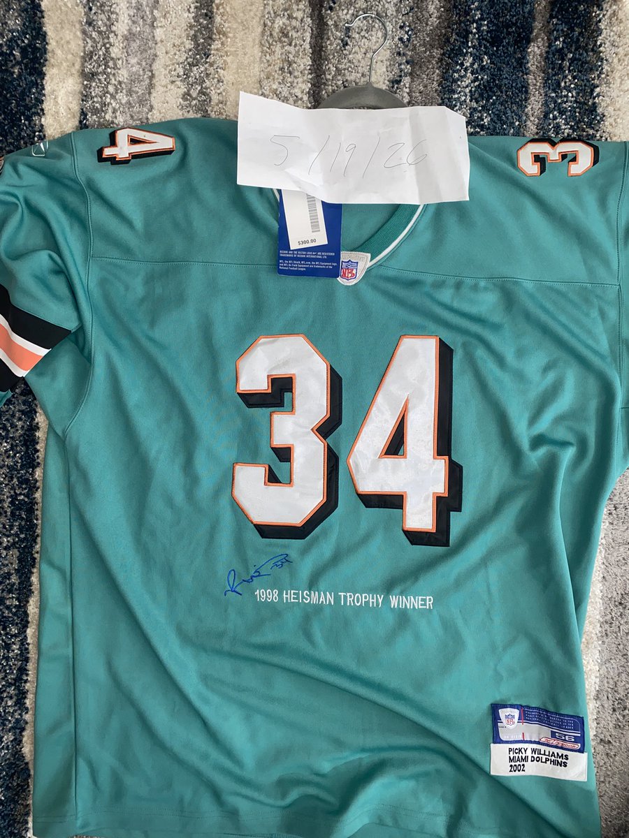 RBProductions21's tweet photo. @ILOVECOLLECTING Signed jersey sale 250 for Vick 
Williams 80 
Owen’s 65 https://t.co/jfkKR0Ajmz