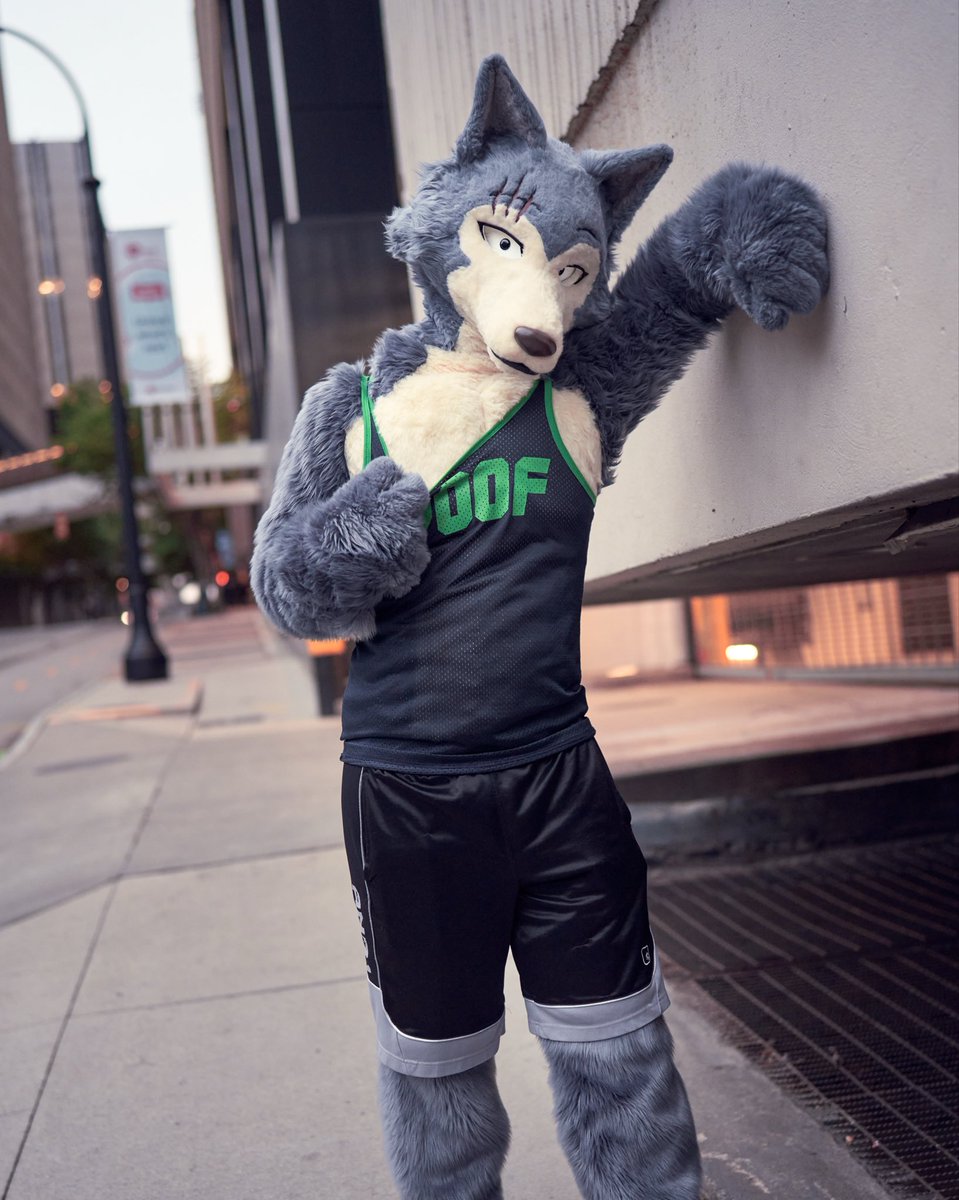 differmitt's tweet photo. Summer is in full swing, and it’s way too hot outside 🫩

Stay cool on your #FursuitFryday https://t.co/8DC6svfnL1