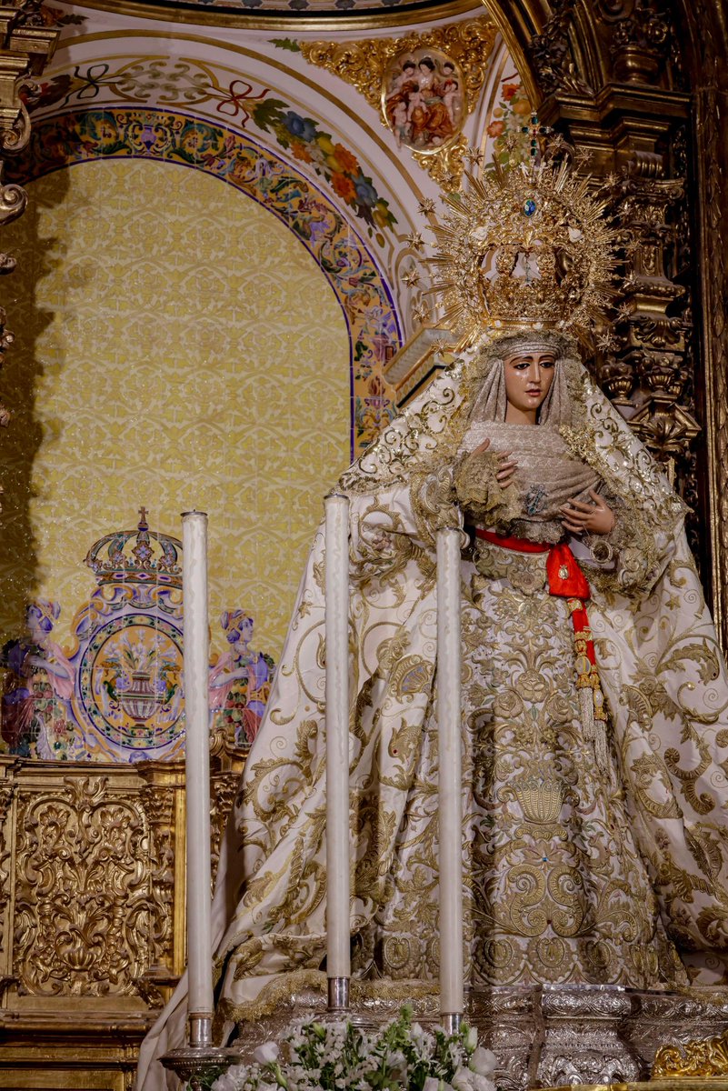 CEsparto's tweet photo. El nuevo camarín de la Esperanza de Triana. https://t.co/JJG5LuuvHv