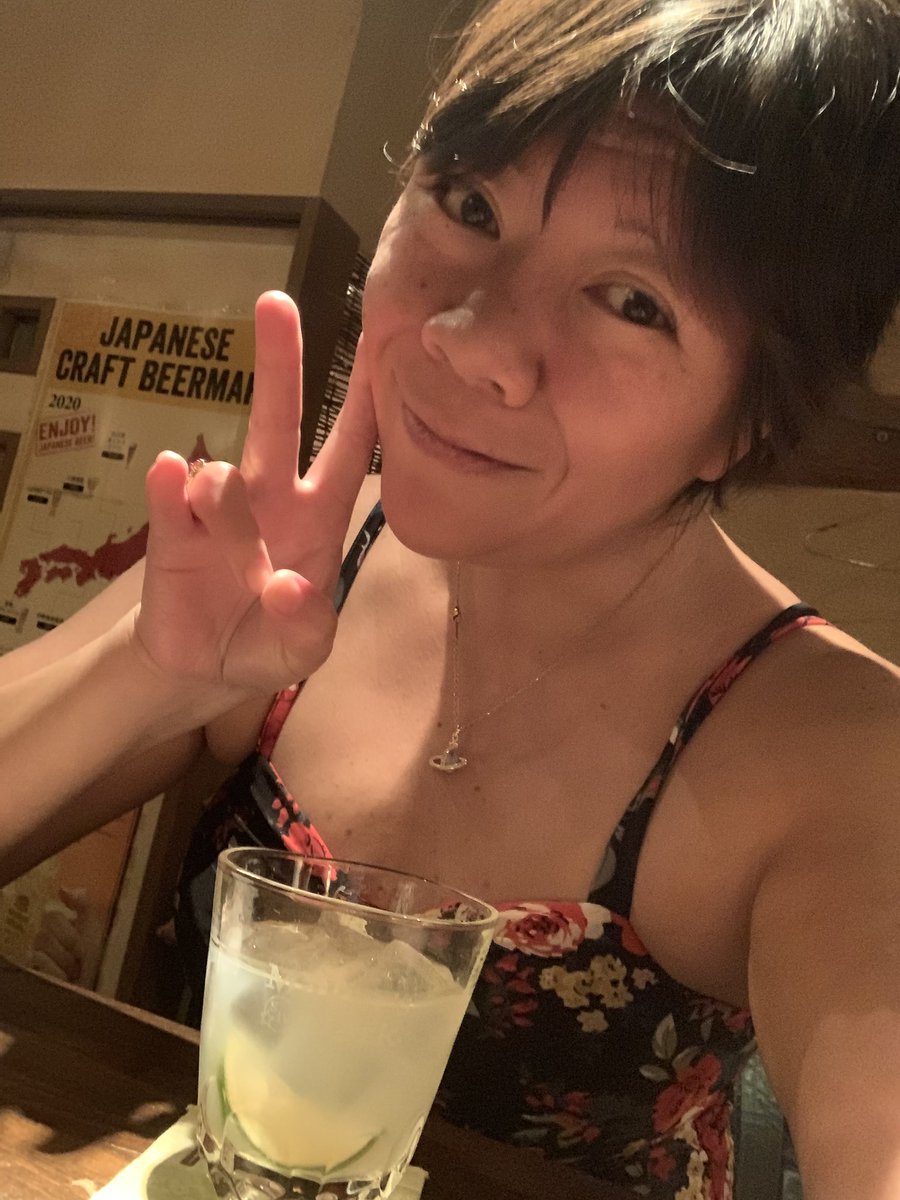 mikamiemi's tweet photo. 週末なんで寄り道
明日は朝からチケット争奪戦
#1人酒　#新大阪 https://t.co/mxxvQdZtBh