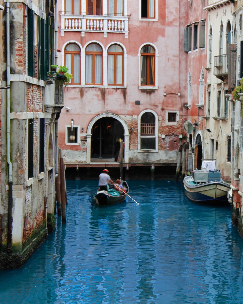 MonasteriesCom's tweet photo. Summer in Italy, but slower ☀️

Think warm evenings, historic streets, beautiful churches, local cafés, peaceful gardens and quiet corners made for wandering. Italy is the perfect place to slow down and enjoy summer at your own pace. https://t.co/Tk59mqZ1ps