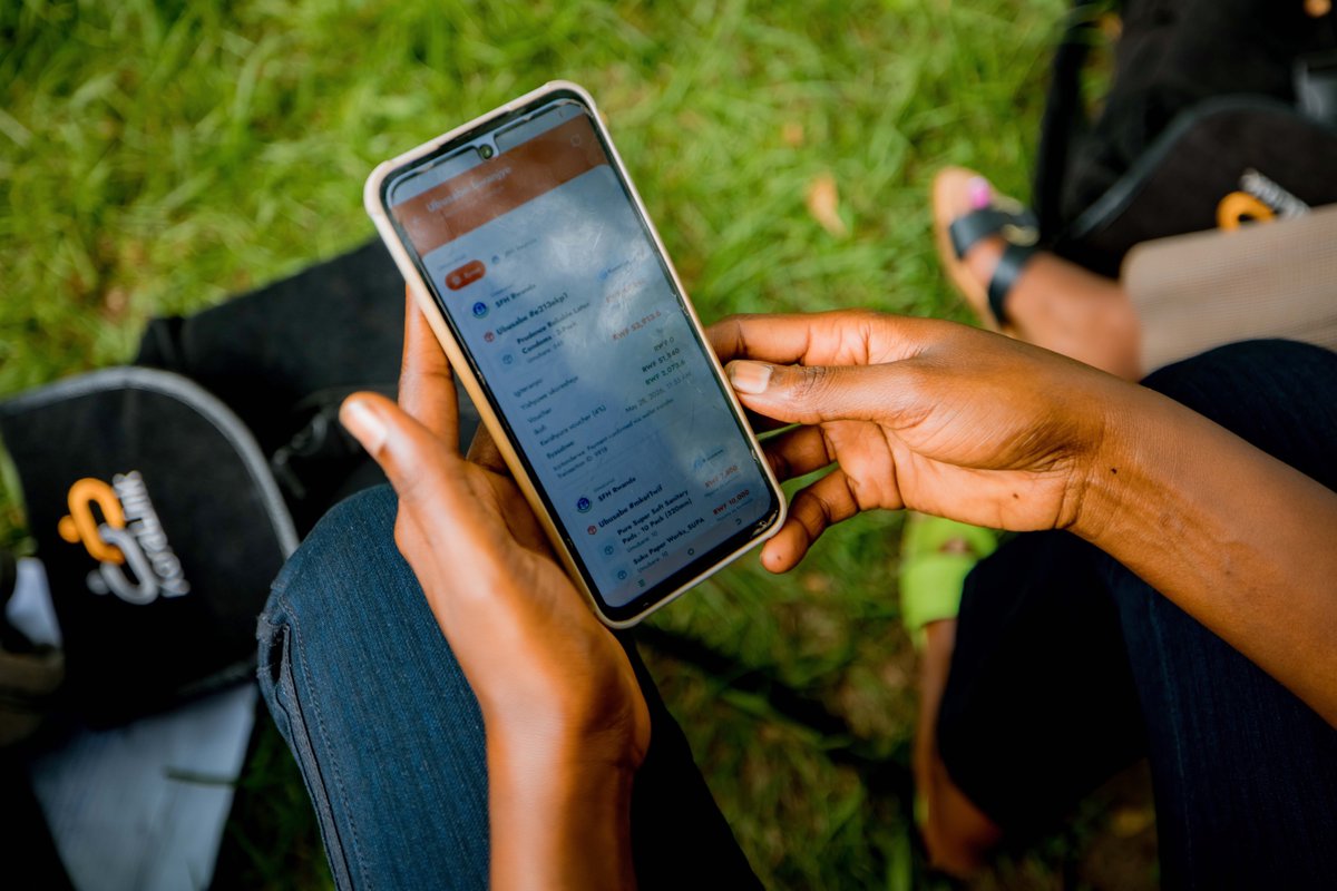 sfhRwanda's tweet photo. 🇷🇼The future of community health is young, skilled & connected.

Through the #KoraLink program, more than 1,000 youth aged 18–35 are gaining skills, income pathways & tools to expand access to health products and digital services.

SFH joined partners @MastercardFdn, @commons_prjct and @rwictchamber in the field to listen, learn & witness the young peoples' progress firsthand.

#Rwanda #DigitalHealth