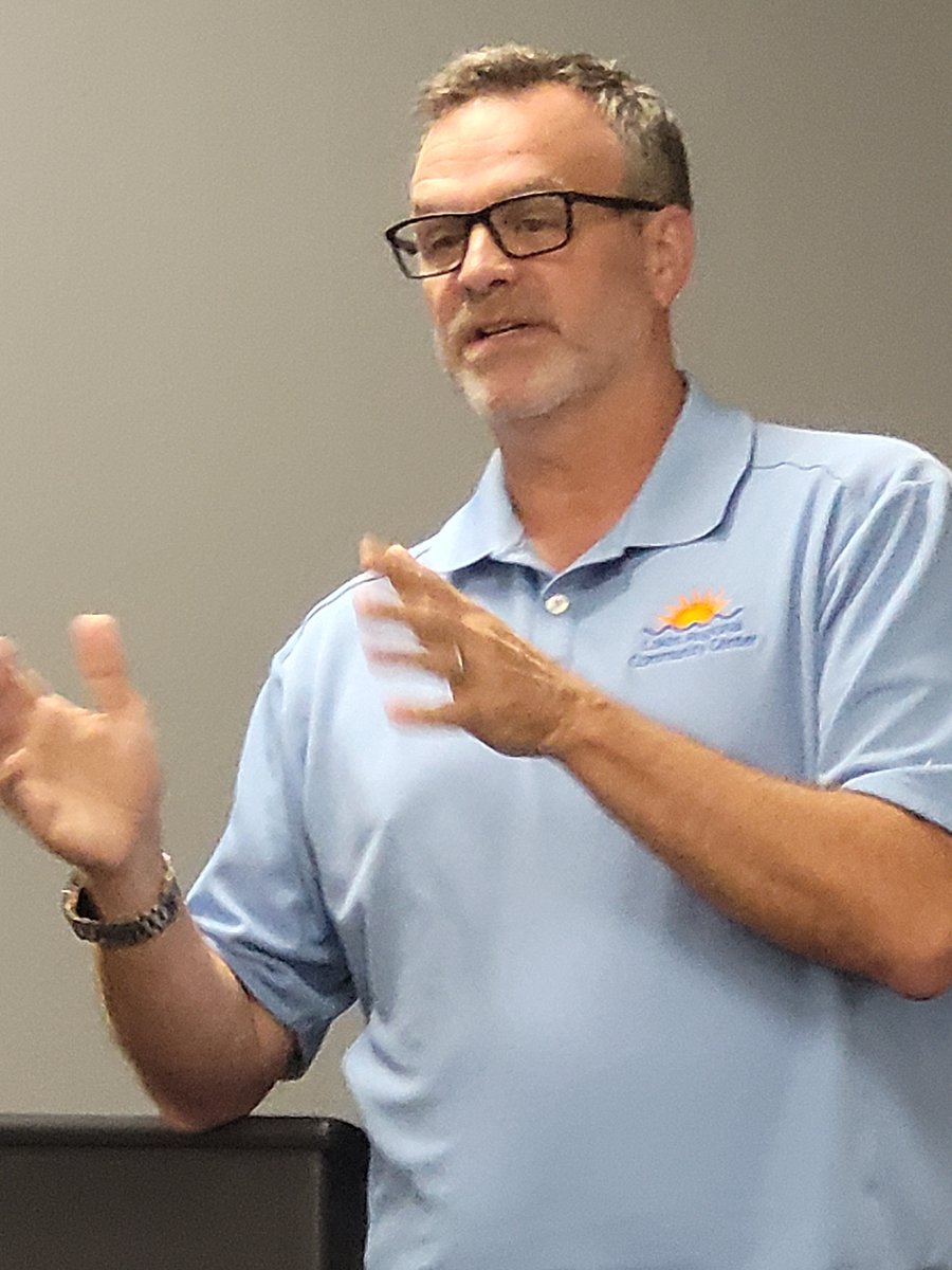 NTBHA6's tweet photo. Pam Corder leads the Kaufman County Resource Coalition. Wayne Vaughn, CEO-Lakes Regional Community Center, Paloma Leos-NTBHA Living Room and David Williams, NTBHA’s Director of Kaufman, Hunt, and Rockwall Counties gave information on behavioral health services in Kaufman County. https://t.co/2sUBV0n105