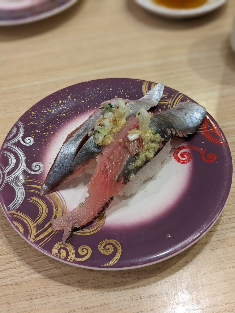 fukuro414's tweet photo. #回転寿しトリトン 円山店
@札幌市・中央区

北海道の回転寿司屋さんの代表格。
めちゃくちゃ混んでますけど、間違いなく旨い。

#北海道グルメ　#札幌グルメ　#寿司 https://t.co/N3AogUl9kx