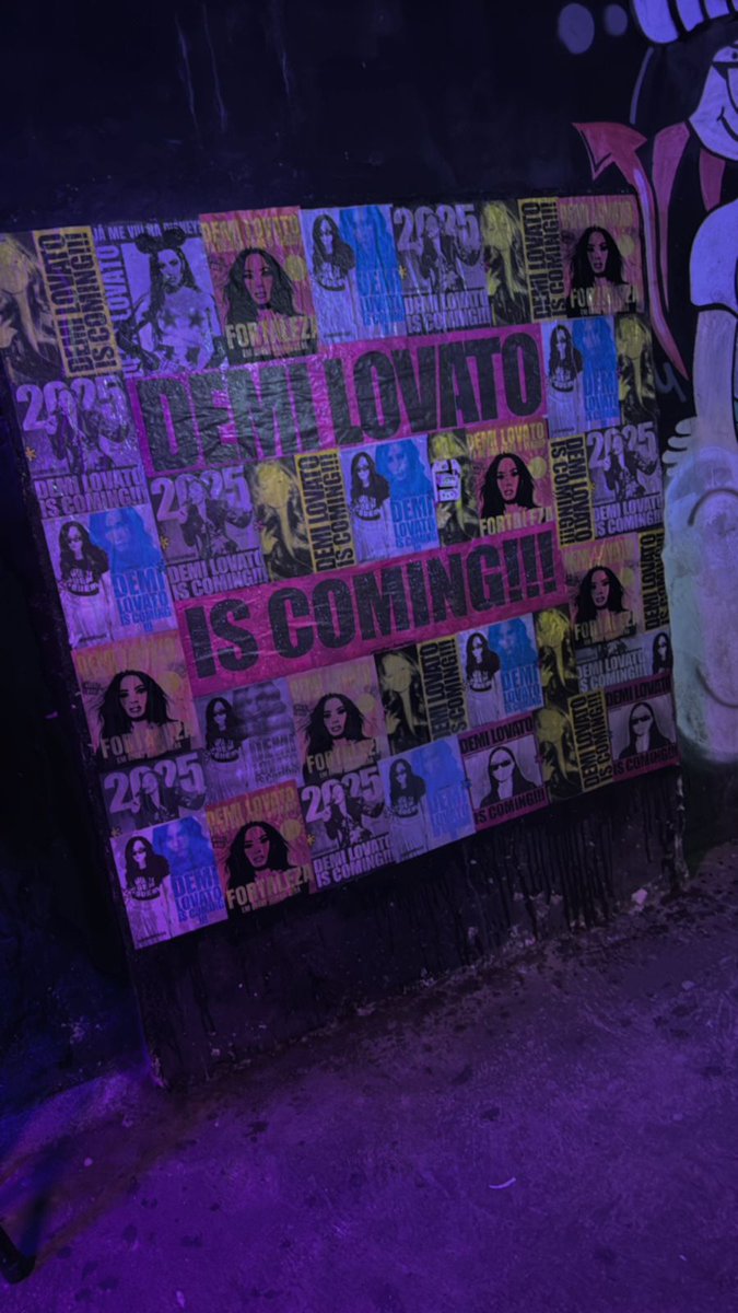 garotonuclear's tweet photo. nos fãs da Demi aqui em Fortaleza sempre fomos destaque e talz se liga!? somos bem empenhados, mas essa EQUIPE DA DEMI ACABA COM ELA VEI :/ @demihq_ @ddlovato
The Brazilian northeast in Fortaleza needs you back! https://t.co/fBZwHzvbLZ