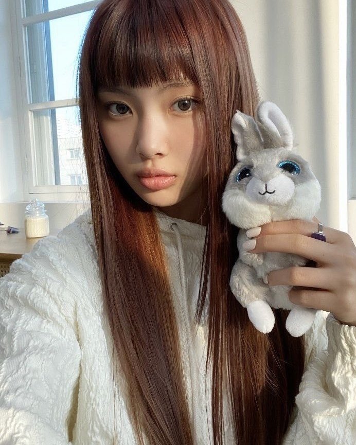 maya tweet media