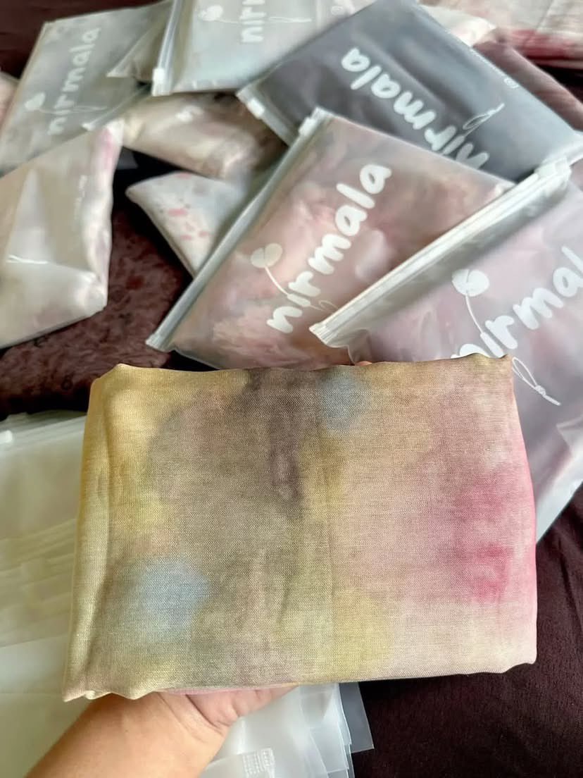 jungjless's tweet photo. NEMU HIJAB SQUARE yang motifnya cantik cantik bgt ini dengan budget UMR 😭🫵 gen Z pasti suka😭✋🏻 https://t.co/yoiFhnYBlz