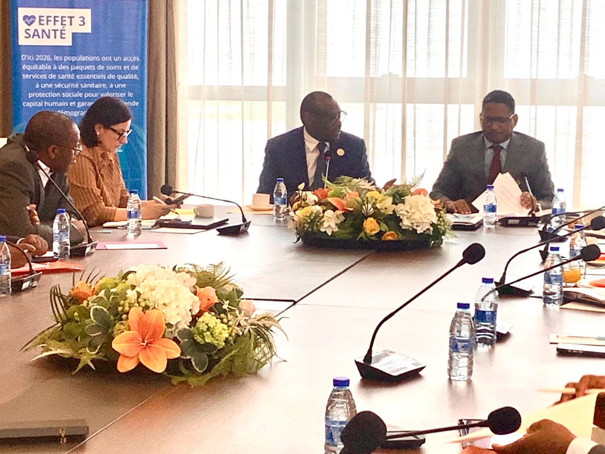 ECA_OFFICIAL's tweet photo. ES @claverGatete held productive discussions with @UN_Congo Country Team to strengthen UN cooperation under #UN80 reform framework — ensuring a more coordinated, effective UN system in support of #Congo’s  development priorities. https://t.co/KlIfaqlV3U