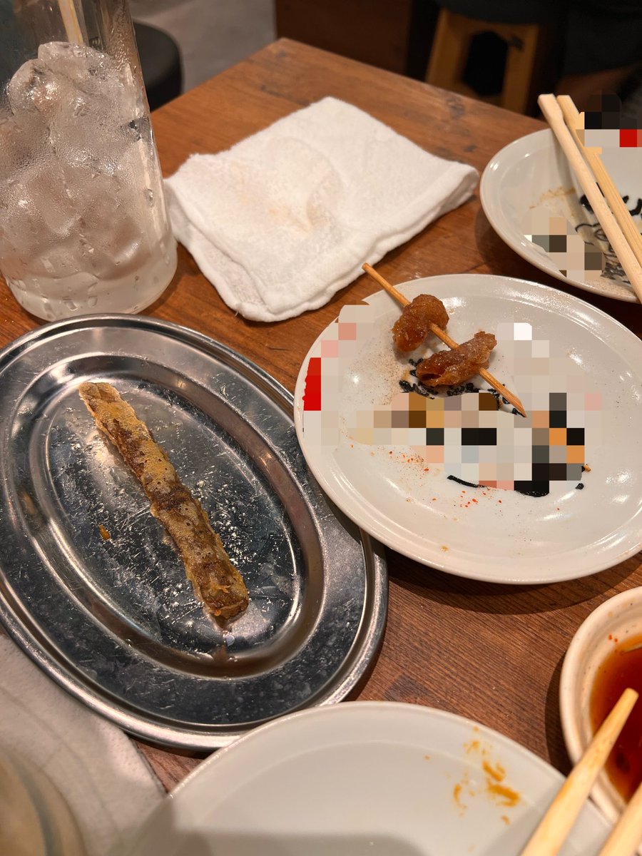 s_kanten's tweet photo. 安い値段設定だけど、メガでこんなに氷が入ってチューハイ800円越え？物によっては値段安い。物価高だし分かってる。料理の量も調整してるのも分かる！けど、カリカリが売りじゃないの？オープンして数ヶ月。提供スピード改善されず、元気も衛生面もちとな僕が来た店舗はダメダメ。個人的に要改善店舗 https://t.co/vXFYwZyYyt