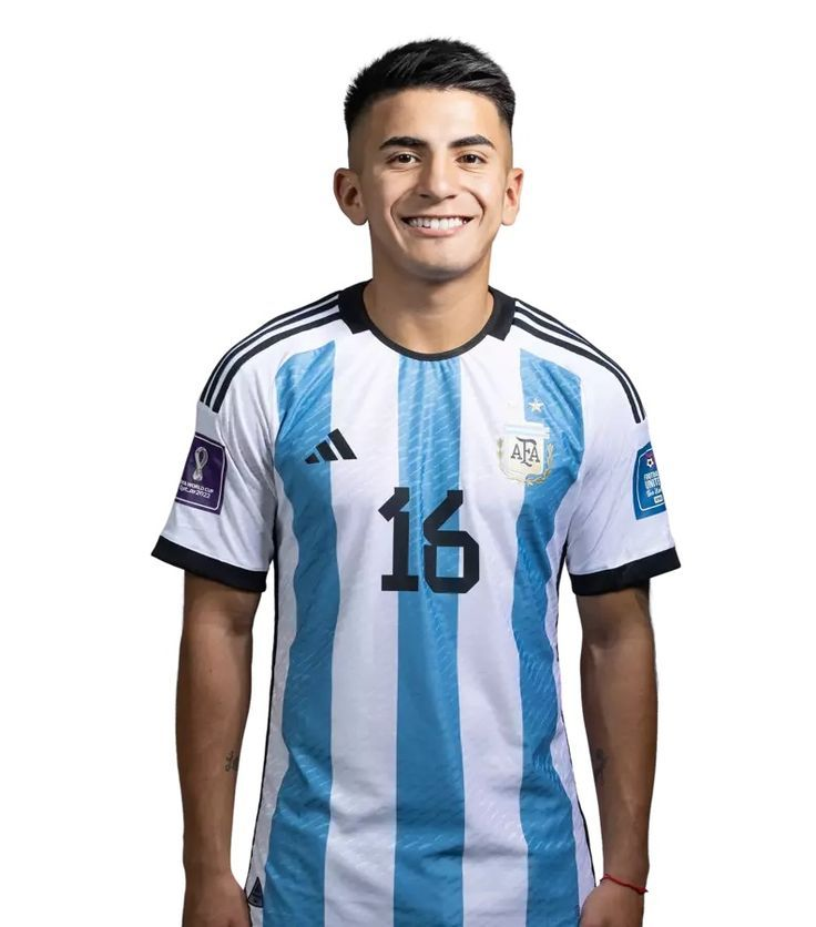 PasionFortinera's tweet photo. Con la confirmación de la lista para el Mundial 2026, alcanzamos una marca histórica: por quinto Mundial consecutivo hay jugadores surgidos de nuestra cantera representando a la Selección Argentina. 🇦🇷

​🇿🇦 2010: Otamendi y Jonás Gutiérrez
🇧🇷 2014: Ricky Álvarez
🇷🇺 2018: Otamendi
🇶🇦 2022: Otamendi y Almada
🌎 2026: Otamendi y Almada

​El ADN de #Vélez sigue siendo clave en la Scaloneta. ¡Orgullo total!
