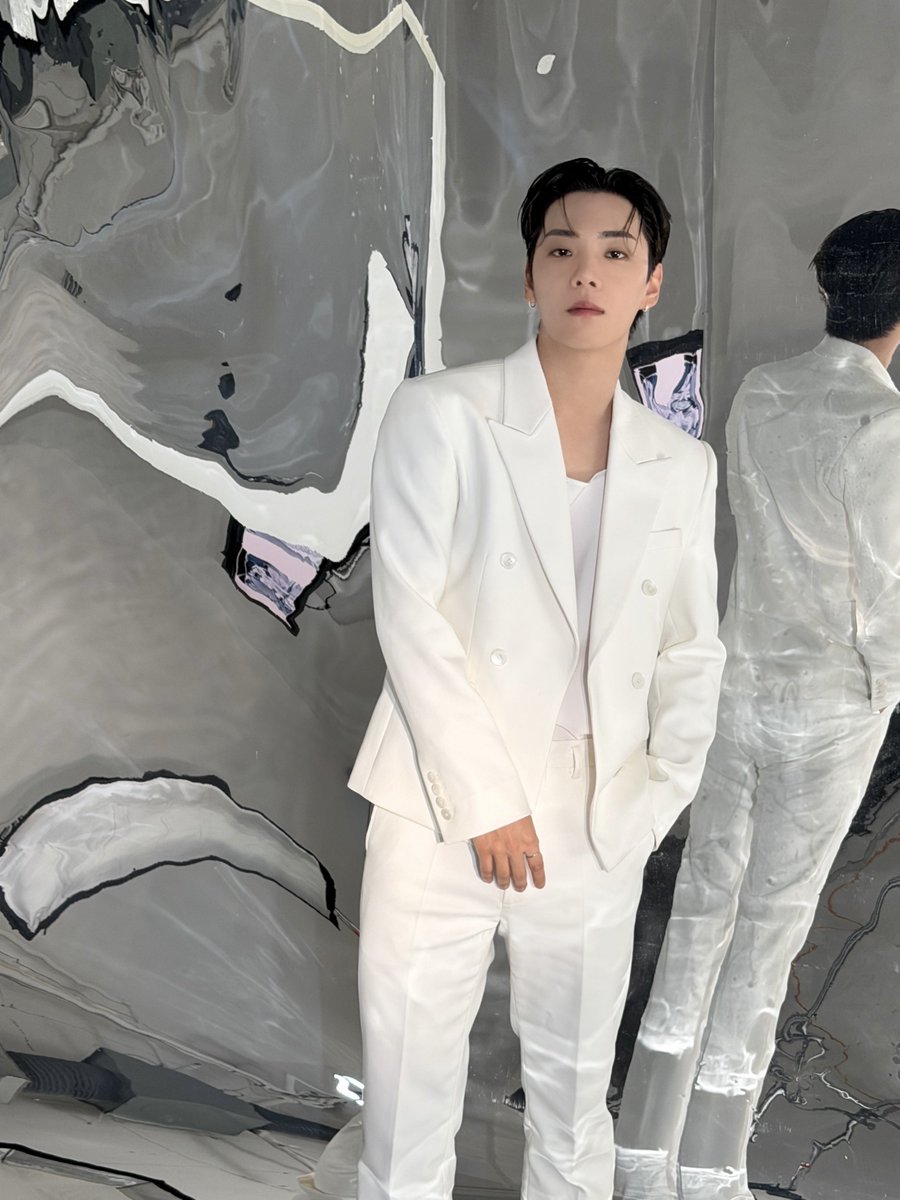 ONF_offcl's tweet photo. 𝑭𝑨𝑪𝑬🪞

#온앤오프 #ONF
#이션 #E_TION
#ONF_OpenTheDoor https://t.co/wmhz0FQRgD