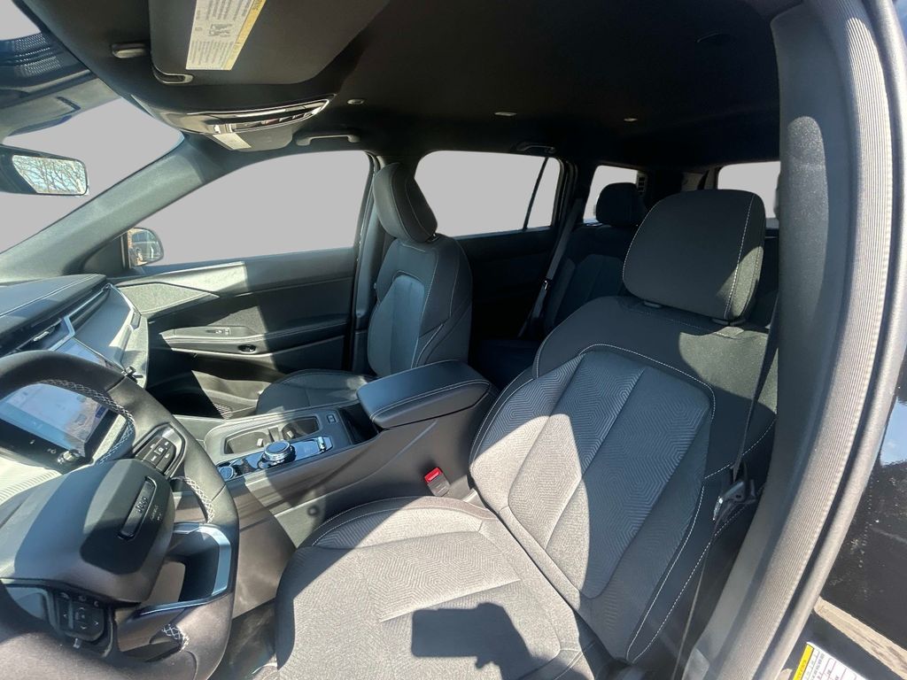 Stateline_CJDR's tweet photo. 2026 Jeep Cherokee Laredo 4x4. Lease for as low as $369/month! Highlighted features include lane departure warning, automatic temperature control, wireless phone connectivity. Visit us today!

#24autogroup #newenglandgetsmoreat24 #somersetjeep #somersetram https://t.co/0LrQ5lCMCU https://t.co/UCCk4iACoC