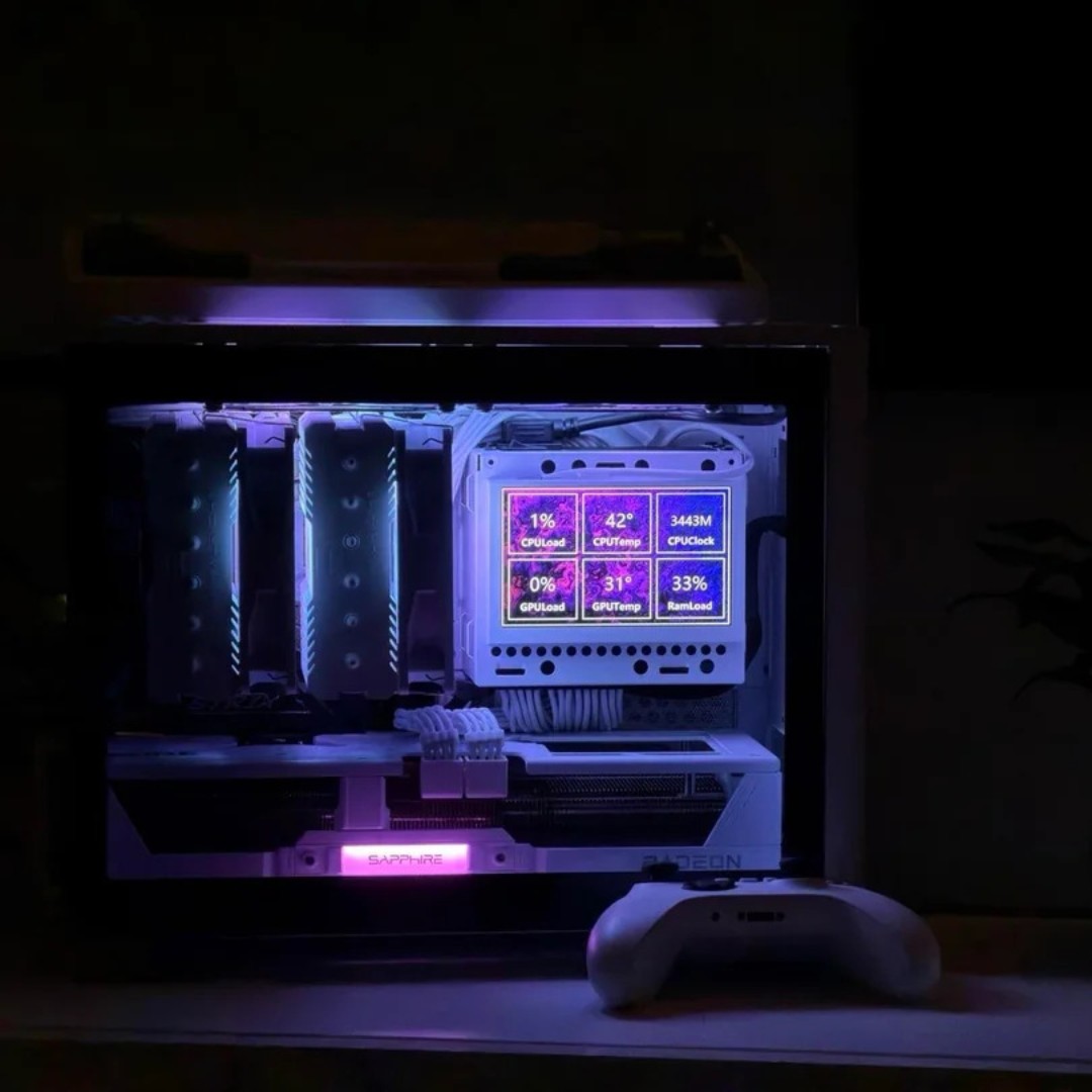 SapphireTech's tweet photo. Neat, compact and beautiful build by u/pczepnik with our SAPPHIRE PURE AMD Radeon RX 9070 XT in the NR200P case!
.
.
#RX9070XT #gamingsetup #SAPPHIREnation #AMD #Radeon #gamingcommunity https://t.co/cIaljfdw2g