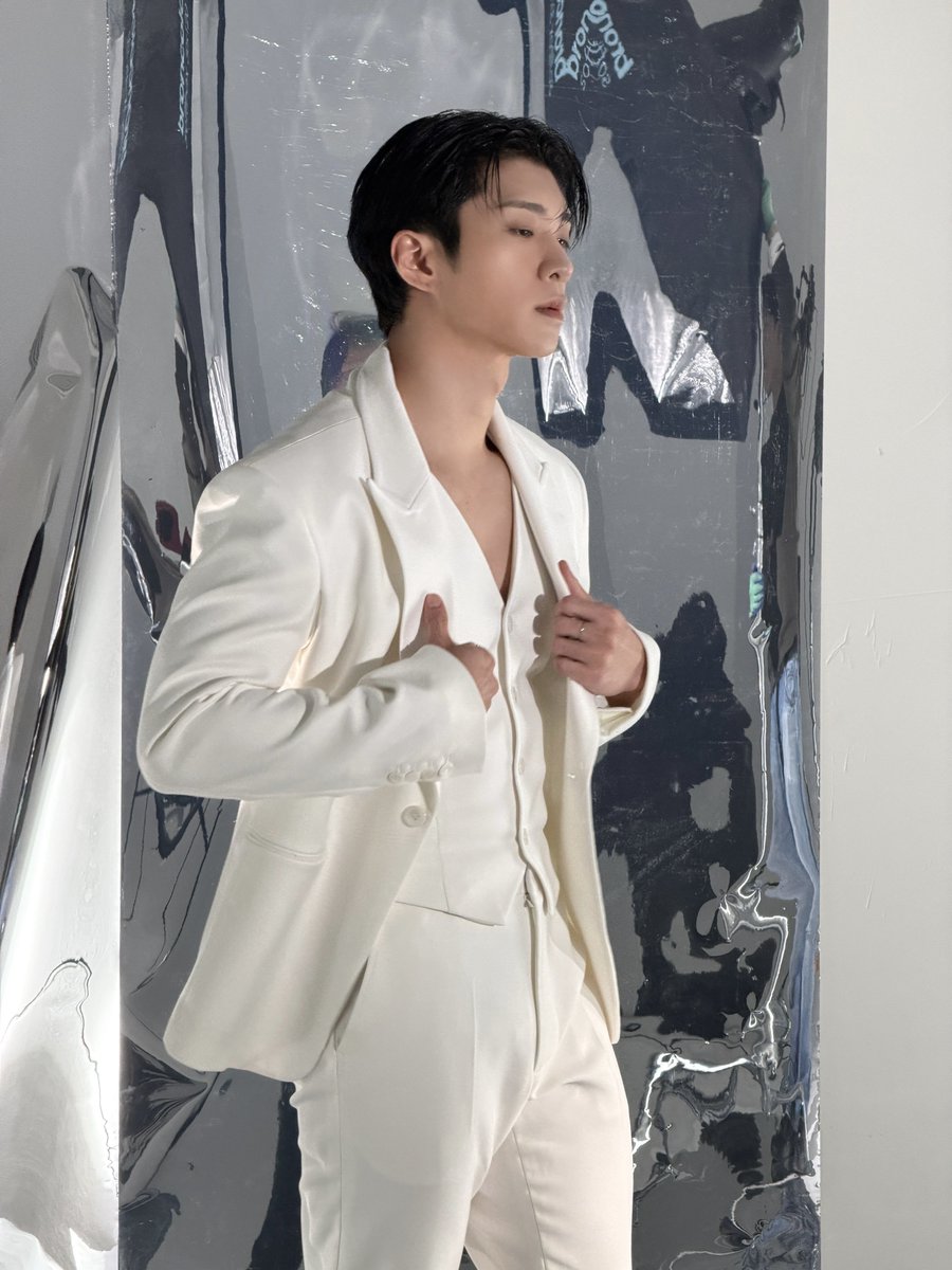 ONF_offcl's tweet photo. 𝑭𝑨𝑪𝑬🪞

#온앤오프 #ONF
#와이엇 #WYATT
#ONF_OpenTheDoor https://t.co/tQogtPDXJS