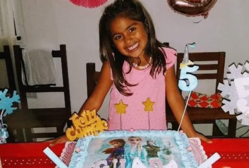 desaparecidaorg's tweet photo. Guadalupe Lucero tenía 5 años, cuando desapareció el El 14/6/2021 en la ciudad de San Luis. 
Se ofrece una recompensa pública de $20.000.000.-, para quien aporte información que ayude a encontrarla.
Avisar al☎️134

NO dejemos nunca de compartirlo🙏❤️
#SanLuis #Argentina https://t.co/8NJHzecmcq