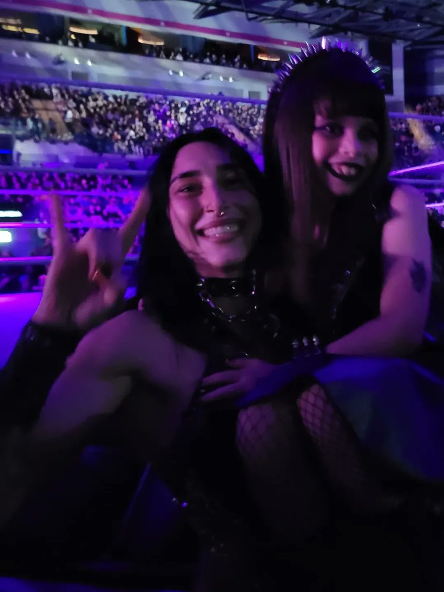 AMari552's tweet photo. Rhea loves being a rolemodel to little kid mosherz around the globe ππ«
She's so heartwarming and cute π₯Ί
Her smile always gonna talk for itself
#Mosherz https://t.co/tH6UwJ0nwP