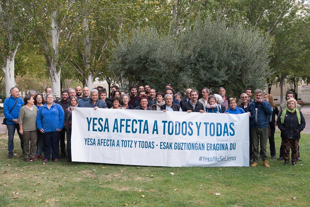 arainfonoticias's tweet photo. Río Aragón reclama asumir la “inviabilidad” del recrecimiento de Yesa

👉 La asociación exige aprovechar el Modificado nº4 para cerrar el proyecto sin aumentar la capacidad actual, abrir un proceso participativo sobre las necesidades hídricas reales y reparar los daños causados tras más de tres décadas de obras, sobrecostes y controversia por la seguridad de las laderas: https://t.co/Svua3FNiGm